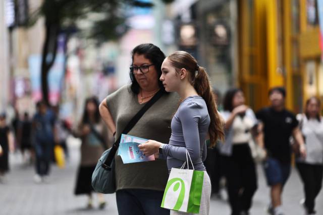 서울 명동을 방문한 외국인 관광객 모습. 연합뉴스.