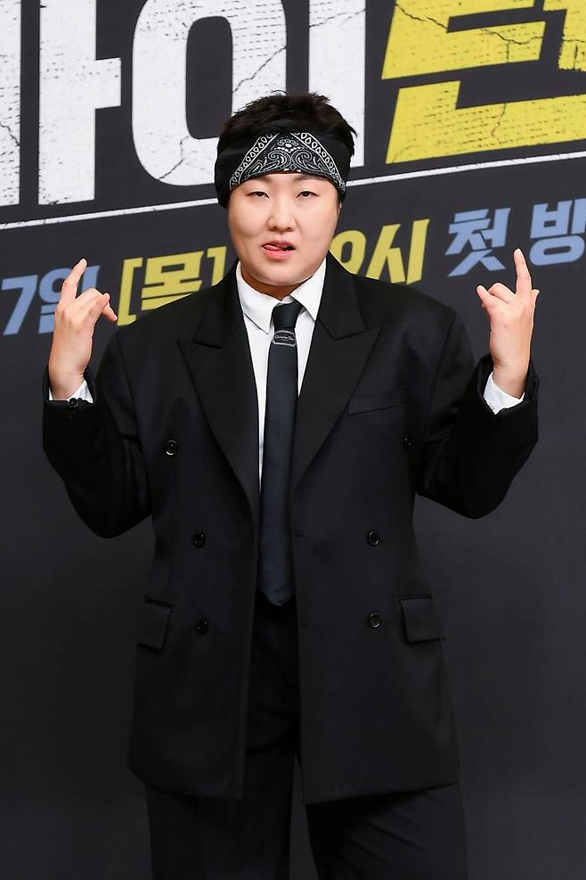 개그우먼 이수지가 7일 오후 사전녹화 형식으로 공개된 SBS 새 예능 ‘한탕 프로젝트-마이 턴’ 제작발표회에 참석해 포즈를 취하고 있다. 사진 SBS