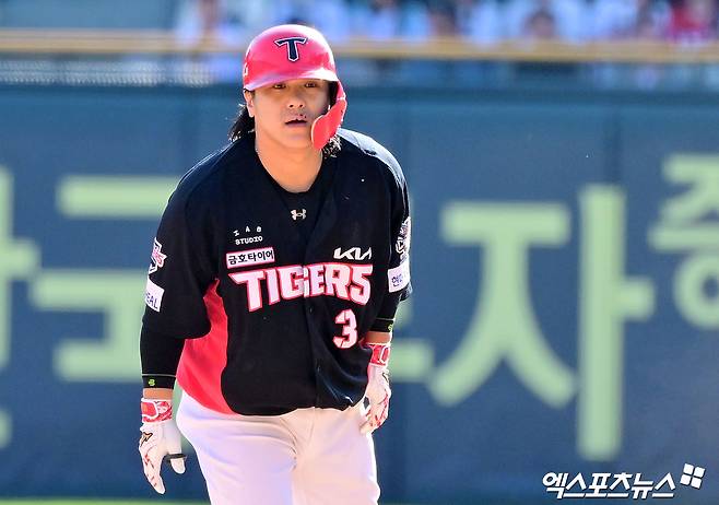 KIA 타이거즈 내야수 김선빈이 7일 부산 사직야구장에서 열린 2025 신한 SOL Bank KBO리그 롯데 자이언츠와의 팀 간 15차전에서 5회말 2점 홈런을 기록했다. 사진 엑스포츠뉴스 DB