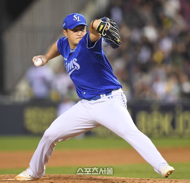 삼성 투수 최원태가 16일 서울 잠실구장에서 열린 2025 KBO리그 LG와 경기에서 역투하고 있다.  잠실 | 최승섭기자 thunder@sportsseoul.com