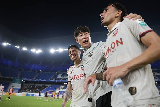 Ulsan Munsu Soccer Stadium/ K League 1/ Ulsan HDFC VS Suwon FC/ Suwon Willian, Kim Eun -jung/ Luan/ Photo