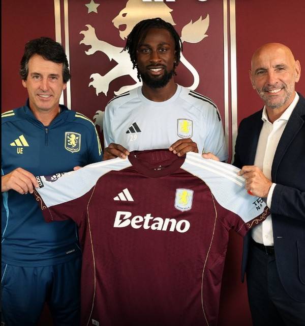 에반 게상(애스턴빌라, 사진 가운데). 애스턴빌라 X 캡처