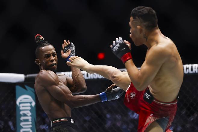 UFC 파이터 오데 오스본(왼쪽). 사진=AP 연합뉴스