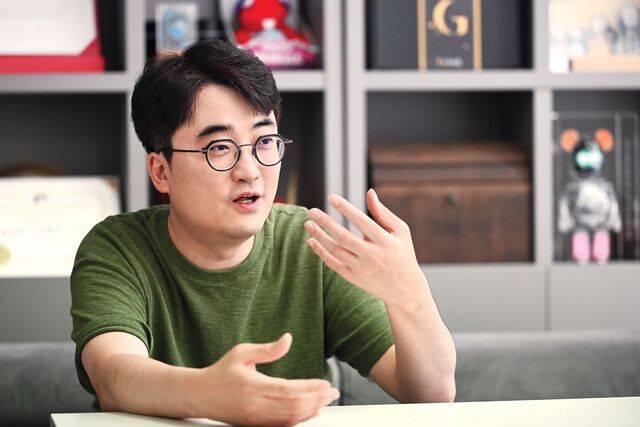 김성회씨가 지난 1일 경기도 성남의 한 스튜디오에서 국민일보와 인터뷰를 하고 있다. 성남=김지훈 기자