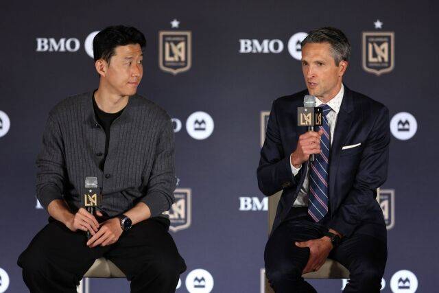 손흥민과 존 소링턴 단장/LAFC