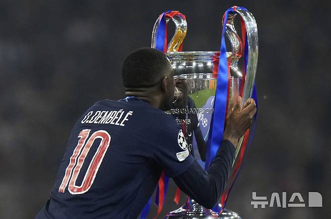 [뮌헨=AP/뉴시스]PSG 뎀벨레, UCL 올해의 선수. 2025.05.31.