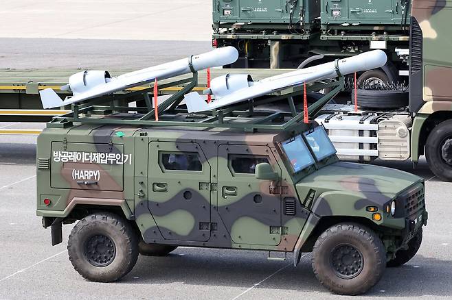방공레이더제압무인기(HARPY)가 소형전술차량에 탑재되어 이동하고 있다. 세계일보 자료사진