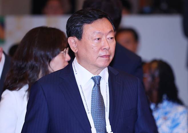 지난해 6월 5일 신동빈 롯데그룹 회장이&nbsp;2024 한-아프리카 비즈니스 서밋에 참석하고 있다. 뉴시스