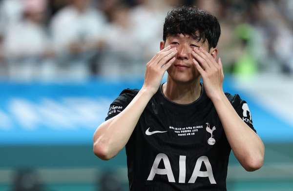 (눈물 흘리는 손흥민)