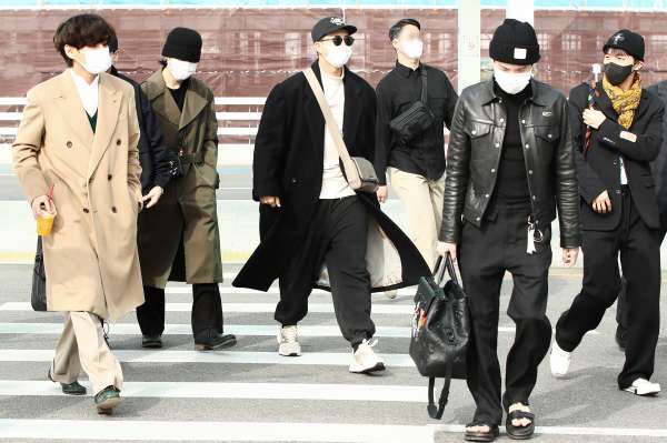 (방탄소년단, 월드스타의 출국길)