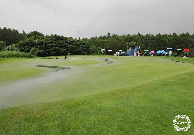 KLPGA 제주 삼다수 마스터스 3라운드가 일시 중단됐다. (KLPGA 제공)