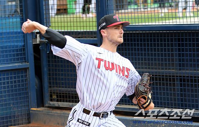 9일 잠실구장에서 열린 LG 트윈스와 한화 이글스의 경기. LG 톨허스트가 불펜 피칭을 하고 있다. 잠실=박재만 기자 pjm@sportschosun.com/2025.08.09/