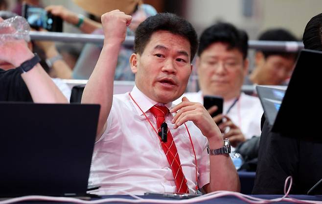 전 한국사 강사 전한길 씨가 8일 대구 북구 엑스코에서 열린 국민의힘 제6차 전당대회 대구·경북 합동연설회에 참석해 있다. 2025.08.08. 뉴시스