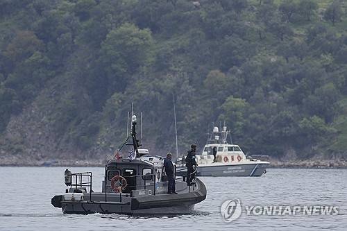 불법 난민보트 감시하는 프론텍스. AP 연합뉴스 자료사진. 연합뉴스
