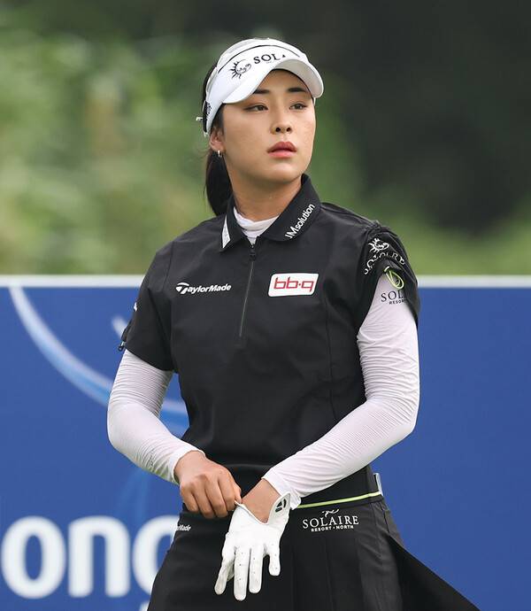 2025년 한국여자프로골프(KLPGA) 투어 제12회 제주삼다수 마스터스에 출전한 윤이나 프로가 2라운드에서 경기하는 모습이다. 사진제공=KLPGA