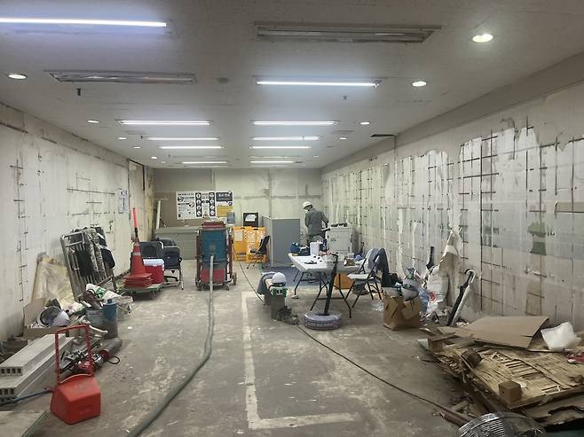 을지로입구역 안에 있는 기반시설 조성을 위한 임시 사무실. 박병국 기자