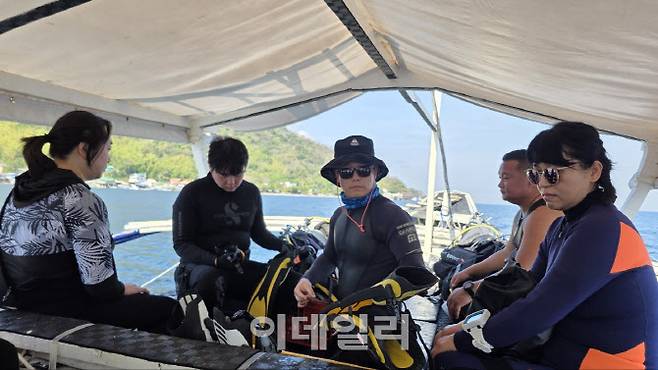영림원소프트랩 직원 동호회에서 스킨스쿠버를 즐기는 모습. (사진=영림원소프트랩)