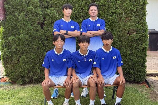 최종 3위, 남자팀 ((윗줄)임준우 트레이너, 윤용일 감독, (아랫줄) 장준서, 김시윤, 김건호))