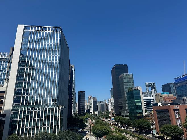 지난 7월 11일 오후 서울 을지로 일대 오피스 빌딩 전경. /사진=박지윤 기자