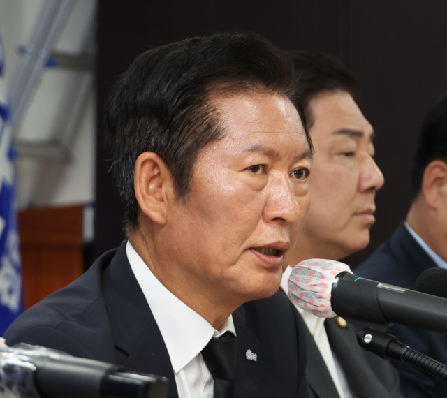 정청래 더불어민주당 대표가 지난 8일 전남 무안군 전남도당에서 취임 후 처음으로 열린 현장 최고위원회의에서 발언하고 있다.  [무안=연합뉴스]