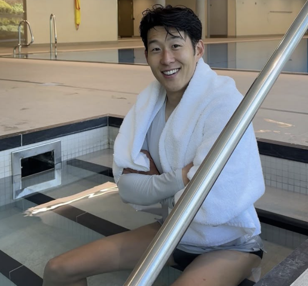 콜드플런지를 하고 있는 손흥민. 토트넘 유튜브 캡처