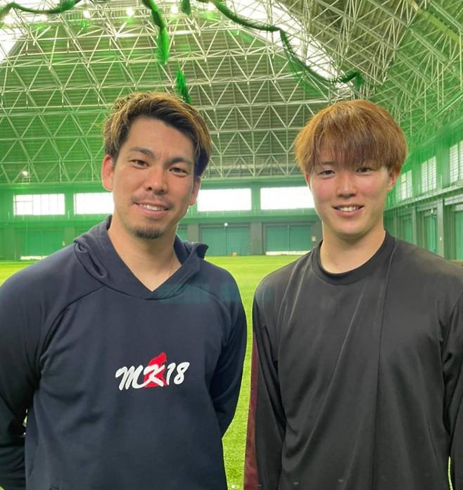 NPB 히로시마를 대표하는 레전드인 마에다 겐타(왼쪽)와 모리시타 마사토. 모리시타 개인 SNS 캡처