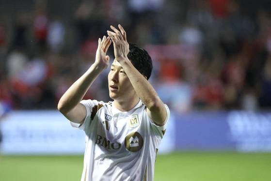 미국 LAFC 데뷔전을 치른 손흥민(왼쪽). [로이터=연합뉴스]