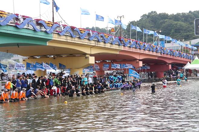 수중 줄다리기 / 사진= 문서연 여행+ 기자