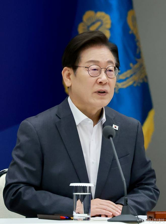 [서울=뉴시스] 고범준 기자 = 이재명 대통령이 1일 서울 용산 대통령실 청사에서 열린 전국 시도지사 간담회에서 발언하고 있다. (대통령실통신사진기자단) 2025.08.01. bjko@newsis.com /사진=