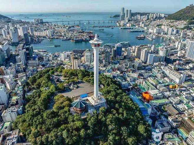 용두산 공원은 일제강점기에 일본 신사가 있던 장소다. /사진=한국관광공사