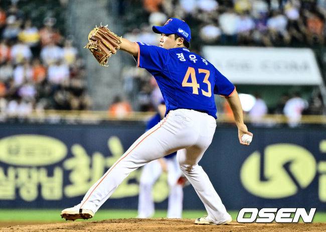 [OSEN=잠실, 조은정 기자]9일 오후 서울 잠실구장에서 ‘2025 신한 SOL Bank KBO리그’ LG 트윈스와 한화 이글스의 경기가 열렸다.LG는 치리노스, 한화는 엄상백을 선발로 내세웠다.8회말 한화 정우주가 역투하고 있다. 2025.08.09 /cej@osen.co.kr