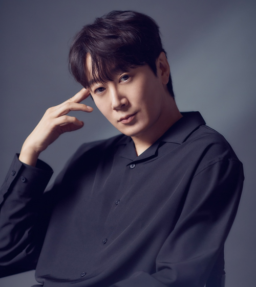 뮤지컬 배우 겸 가수 허규.