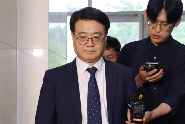 채상병 사망 당시 경북경찰청장이었던 최주원 경찰청 미래치안정책국장이 지난 달 16일 서울 서초구 순직해병특검 사무실에 피의자 신분으로 출석하고 있다. 연합뉴스