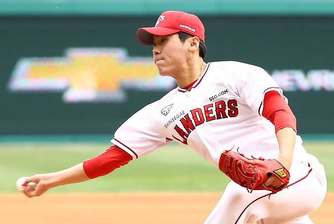 ▲ 군 복무를 마친 윤태현은 예상보다 컨디션을 빨리 끌어올리며 기대를 모으고 있다 ⓒSSG랜더스