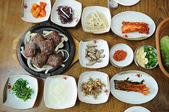 담양신식당 떡갈비 차림. (사진= 김영복 연구가)