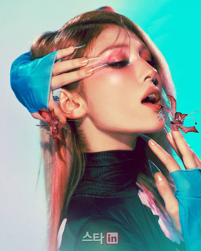 (사진=더블랙레이블)