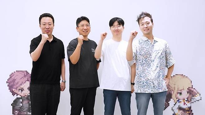 -&nbsp;이정환 픽셀트라이브 가디스오더 시스템 디렉터,&nbsp;배정현 픽셀트라이브 대표, 최진성 픽셀트라이브 가디스오더 총괄 PD,&nbsp;정태룡 픽셀트라이브 가디스오더 게임 디렉터