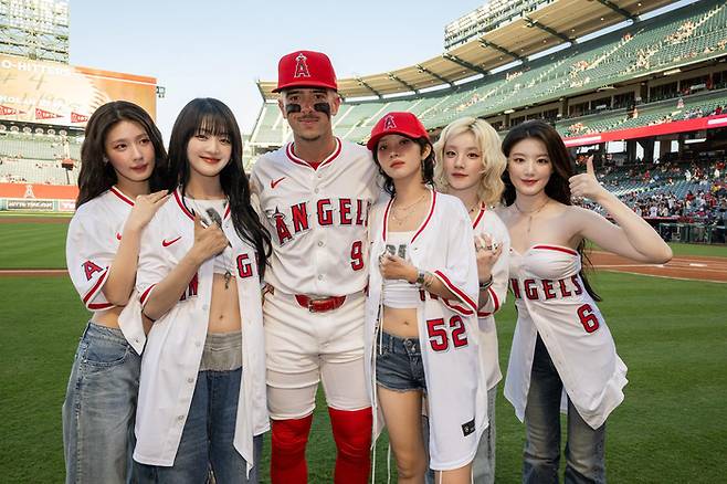 K팝 그룹 아이들, LA에인절스 잭 네토