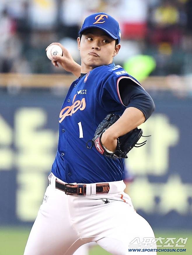 10일 서울 잠실구장에서 열린 한화-LG전. 한화 선발투수로 마운드에 오른 문동주. 잠실=정재근 기자 cjg@sportschosun.com/2025.8.10/