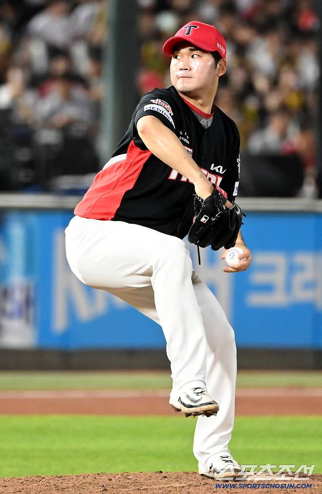 6일 부산 사직야구장에서 KIA와 롯데의 경기가 열렸다. KIA 김기훈이 역투하고 있다. 부산=허상욱 기자wook@sportschosun.com/2025.08.06/