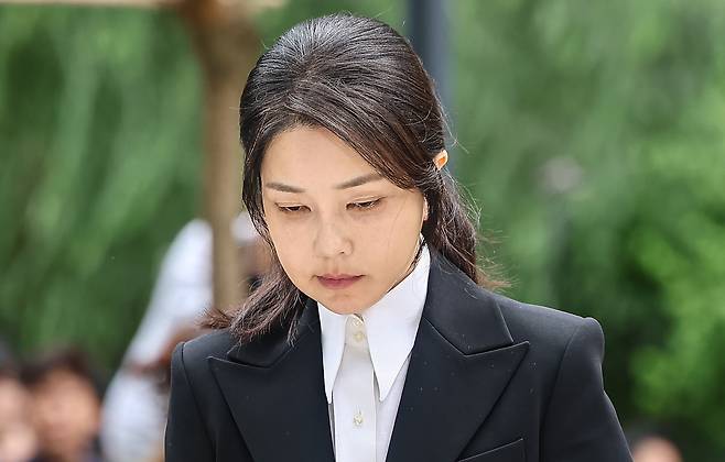 윤석열 전 대통령 부인 김건희 여사가 지난 6일 서울 종로구에 마련된 김건희 특검(특별검사 민중기) 사무실로 조사를 받기 위해 출석하고 있다. /뉴스1