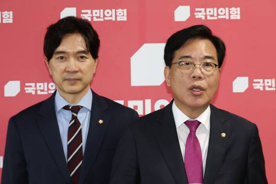 송언석 국민의힘 비상대책위원장 겸 원내대표가 11일 오후 서울 여의도 국회에서 이재명 정부의 광복절 특별사면과 관련해 입장을 밝히고 있다. 뉴스1