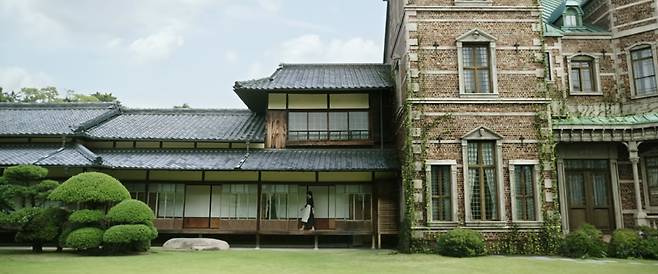 영화 <아가씨> 스틸 컷. 저택. / 넷플릭스 제공