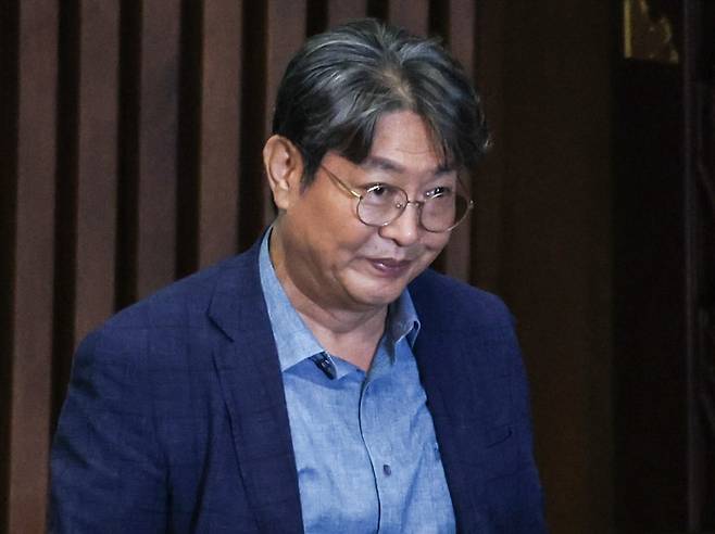 차명 주식거래 의혹을 받자 더불어민주당 탈당을 선언한 이춘석 의원/  임형택기자