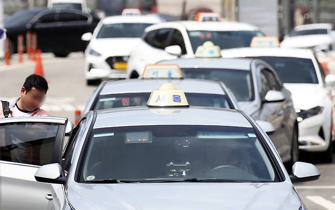 서울역 택시 승하차장 모습. 2024.8.13/뉴스1