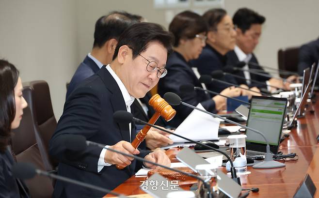 이재명 대통령이 11일 용산 대통령실에서 임시국무회의를 주재하고 있다. 김창길 기자
