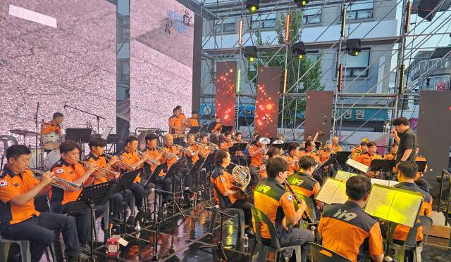 ▲대전소방본부가 오는 13일 오후 7시부터 9시까지 대전역 무대에서 ‘119음악회’를 개최한다. 2024년 119음악회 ⓒ대전소방본부