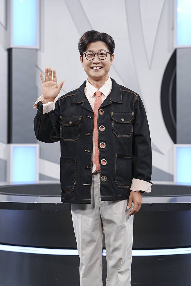 방송인 김성주가 11일 오후 경기도 고양시 일산동구 장항동 MBC드림센터에서 열린 MBC에브리원 예능 ‘히든아이’ 1주년 기념 기자간담회에 참석해 포즈를 취하고 있다. 사진 MBC에브리원