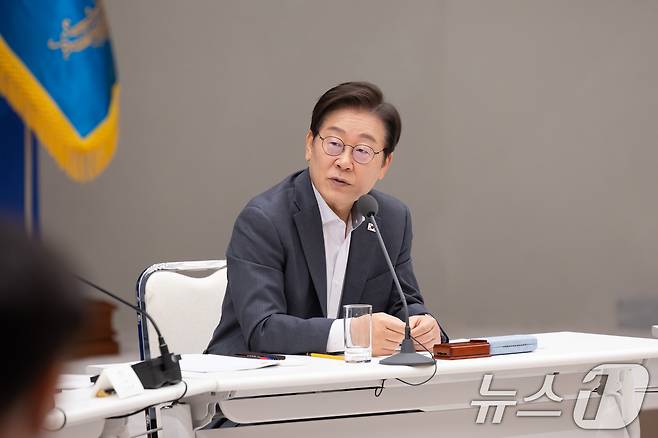 이재명 대통령이 1일 서울 용산 대통령실 청사에서 열린 전국 시·도지사 간담회에서 발언을 하고 있다. (대통령실 제공. 재판매 및 DB금지) 2025.8.1/뉴스1 ⓒ News1 이재명 기자