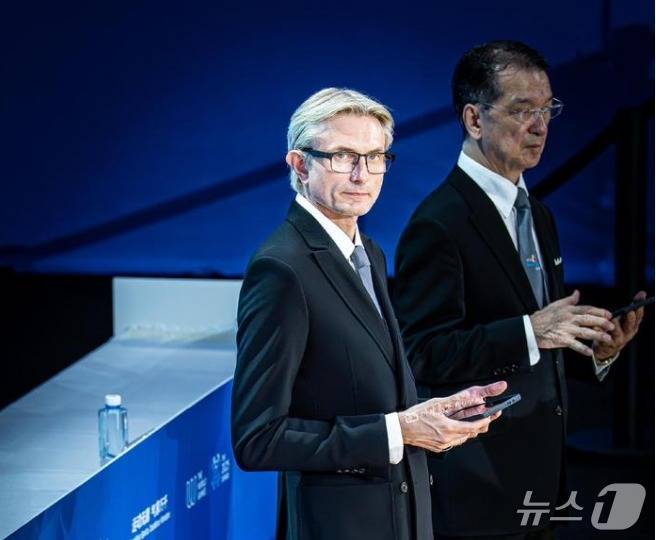 싱킨스 왼쪽  - SCMP 갈무리